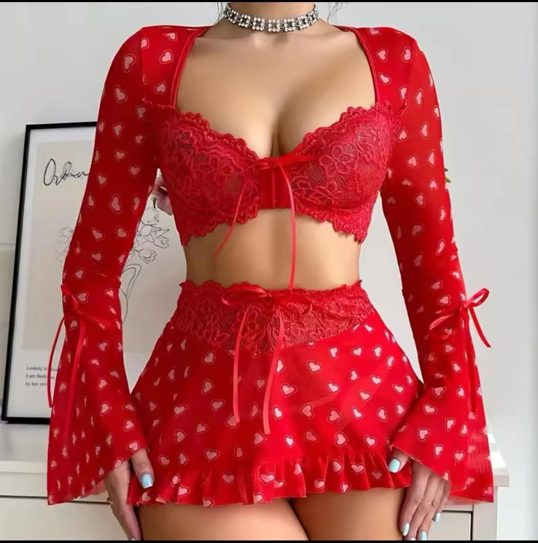 Rouge Fatale – Ensemble sexy 3 pièces avec jupe et string